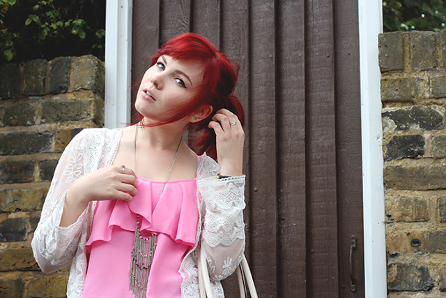 Paige Joanna pink summer look