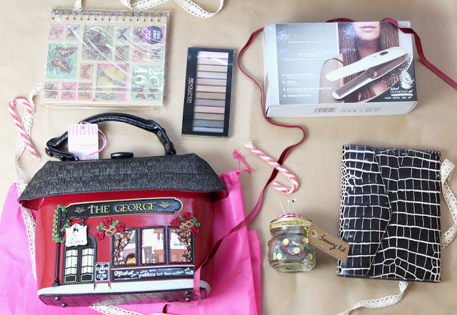 Paige Joanna Christmas Gift Guide