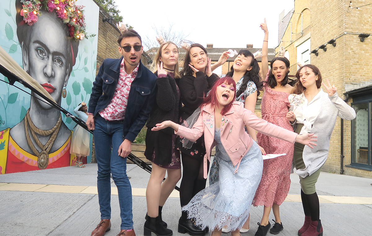 Afternon Tea Bus London Hen